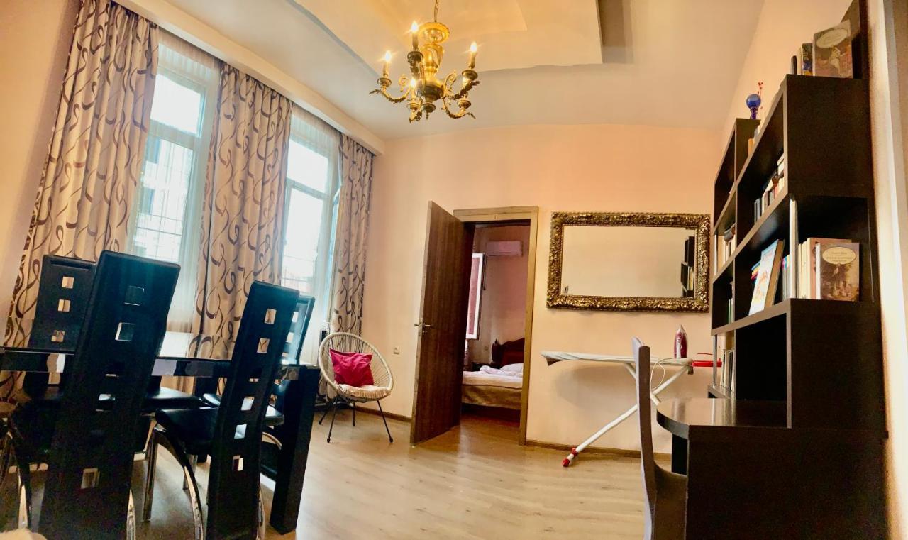 Tbilisi Central Street Cosy Apartments المظهر الخارجي الصورة